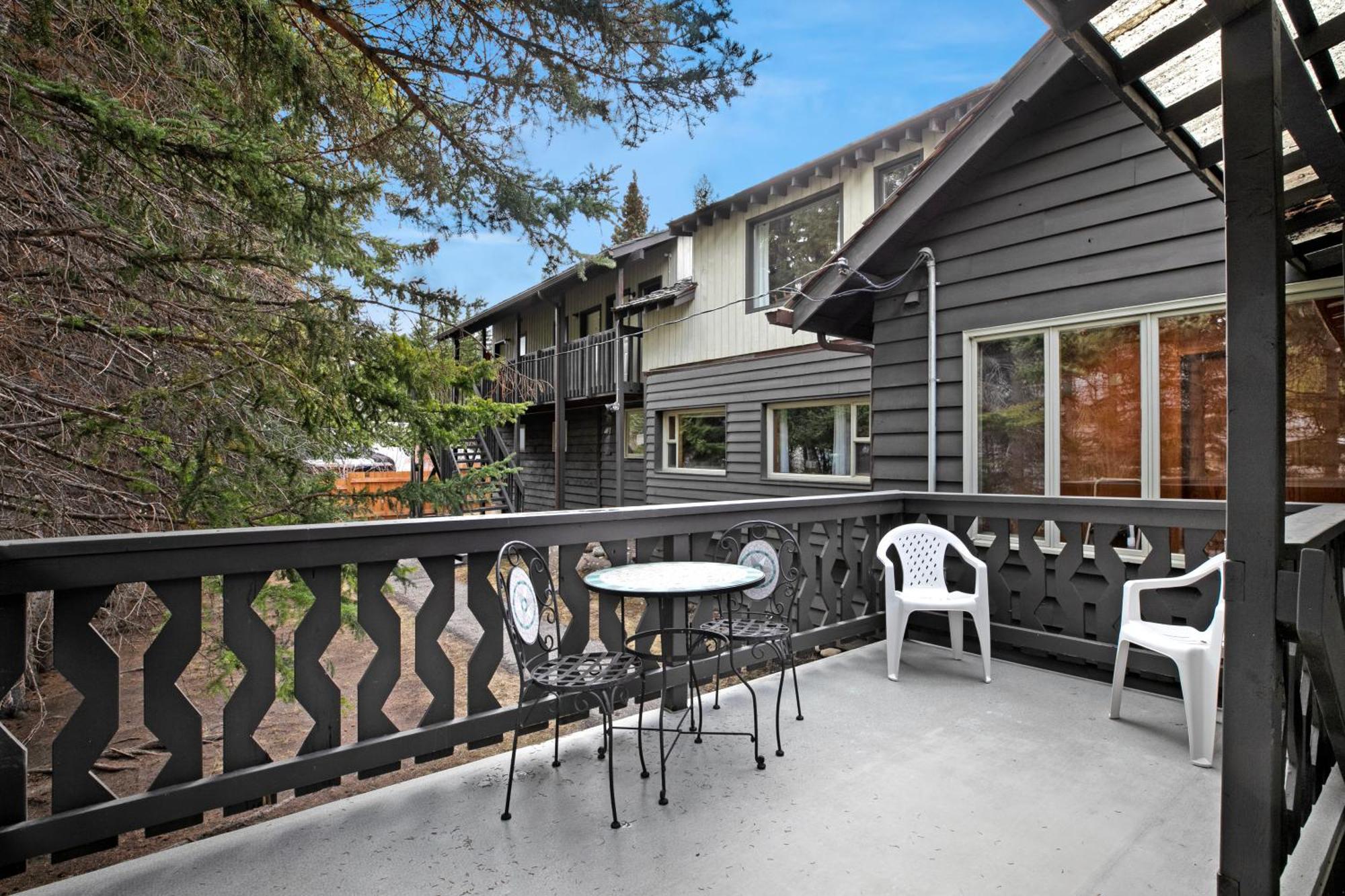 Elkhorn Lodge Vacation Rentals Banff Exteriör bild